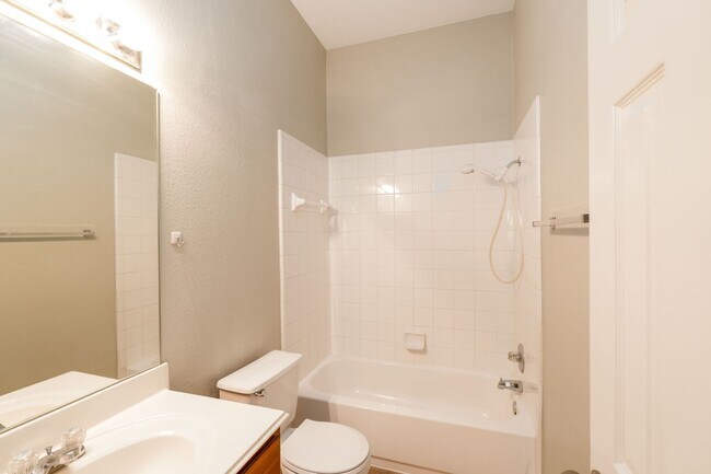 Building Photo - 11516 Sunny Creek Ln