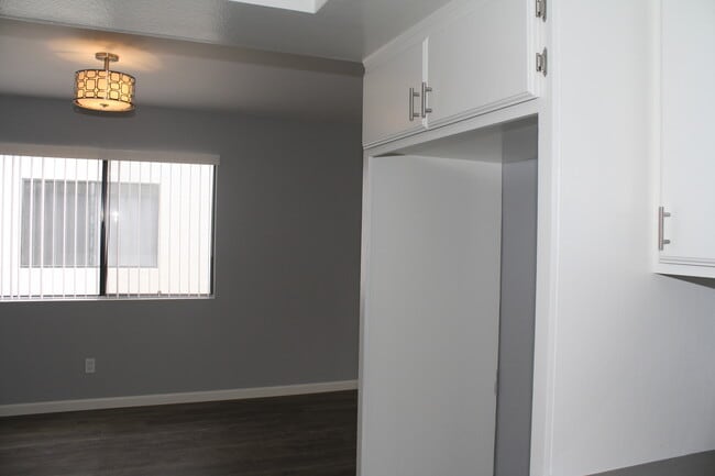 Building Photo - 20703 Roseton Ave