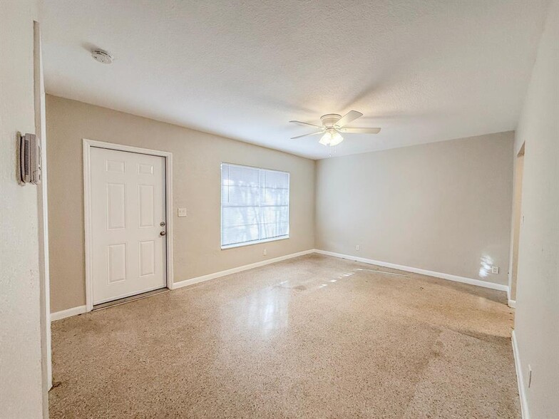 Primary Photo - 1210 SW 26th St