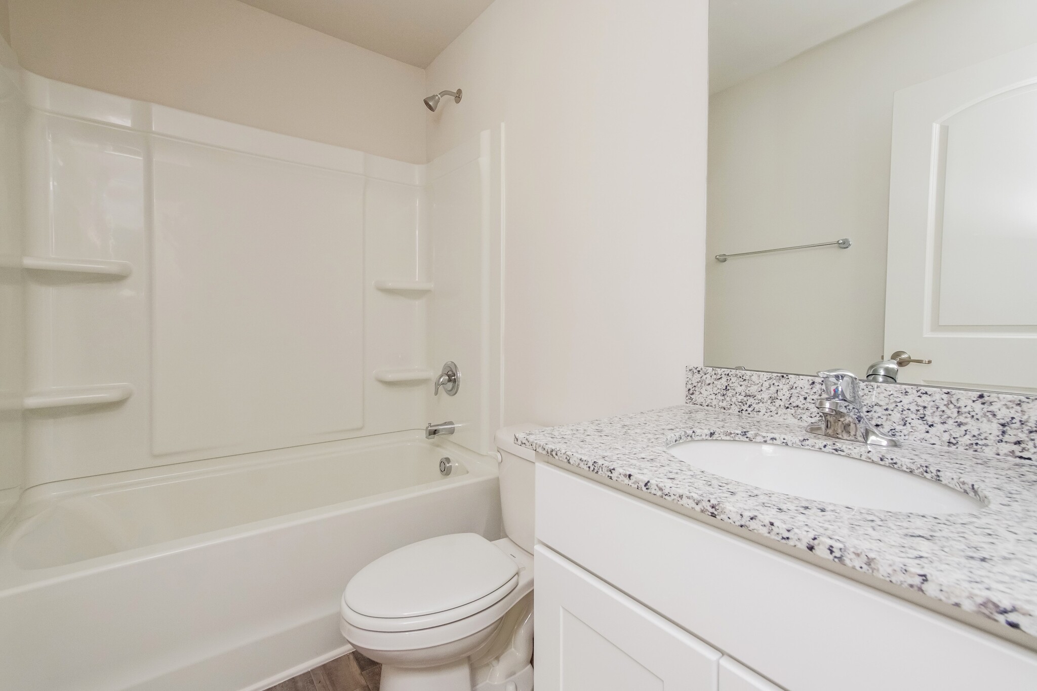 Building Photo - 1059 Manor Dr