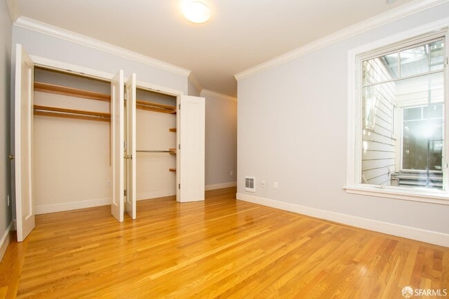 Building Photo - 939 Jackson St