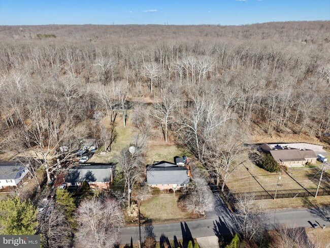 Building Photo - 7409 Lake Dr