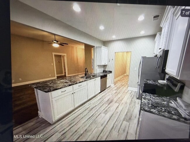 Building Photo - 1107 Sabrina Dr