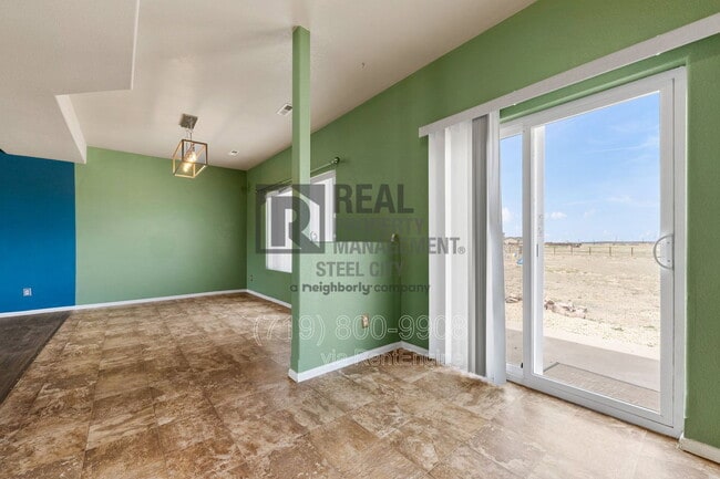 Building Photo - 947 E Kirkwood Dr