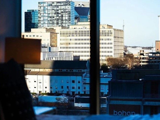 Building Photo - 1212 Demonbreun St