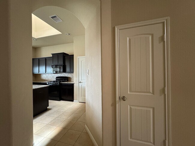 Building Photo - 19038 W Windhaven Terrace Trail