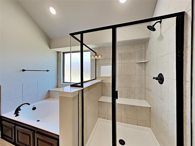 Building Photo - 900 McLynn Ct