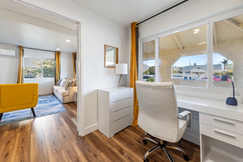 Building Photo - 225 S Main St