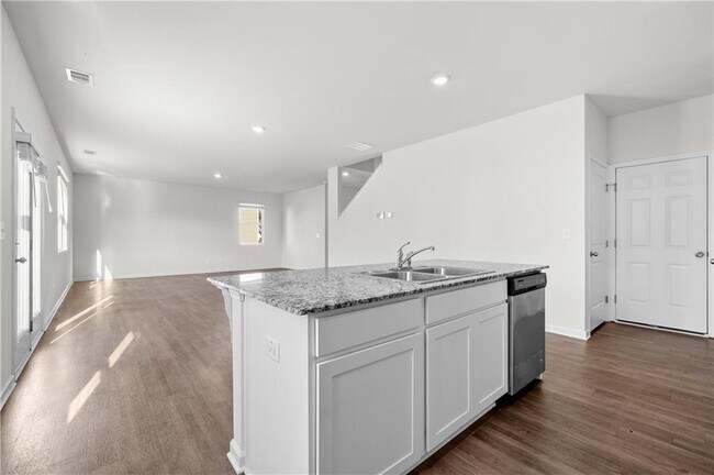 Building Photo - 63 Walnut Grv Wy