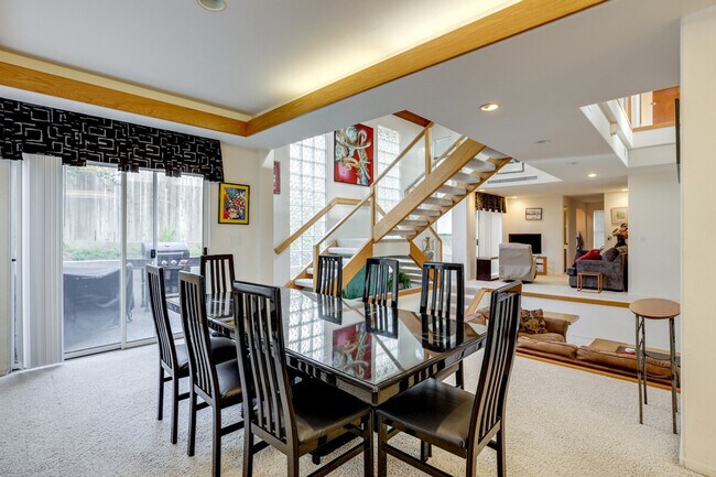 Building Photo - 2760 Trenton Ave