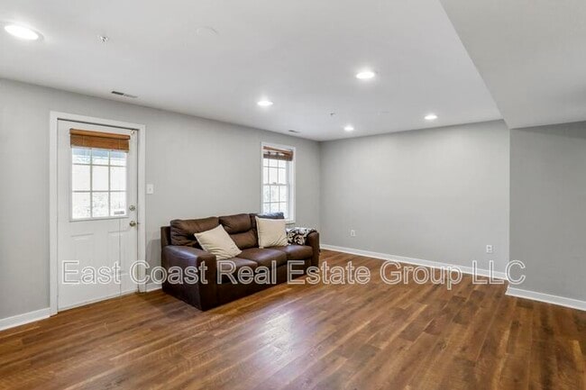 Building Photo - 200 Mountain Terrace