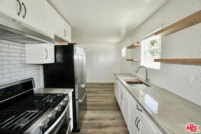 Building Photo - 5216 Navarro St