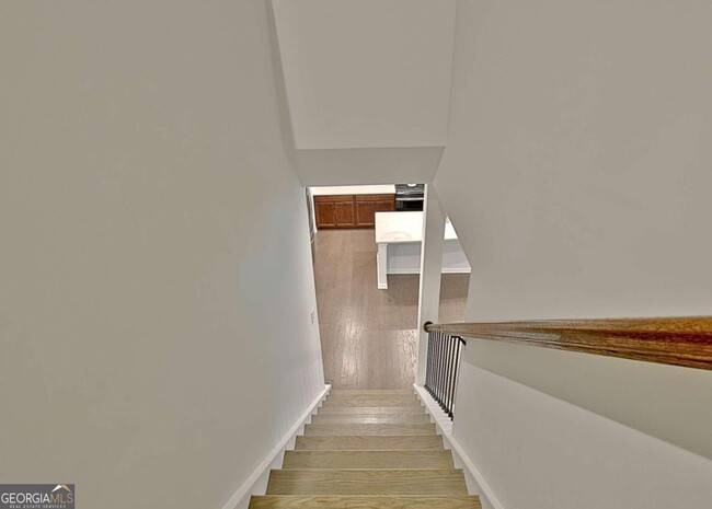 Building Photo - 504 Albertson Ave
