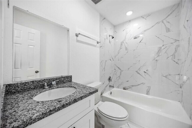 Building Photo - 9531 Everglade Dr
