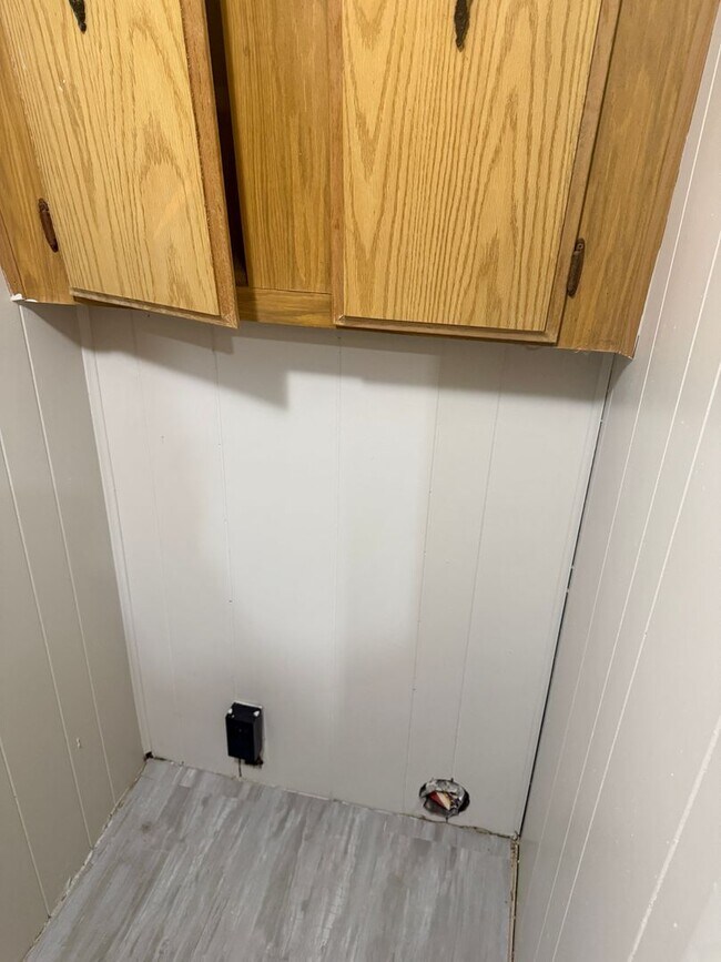 Building Photo - 7213 Harney Rd