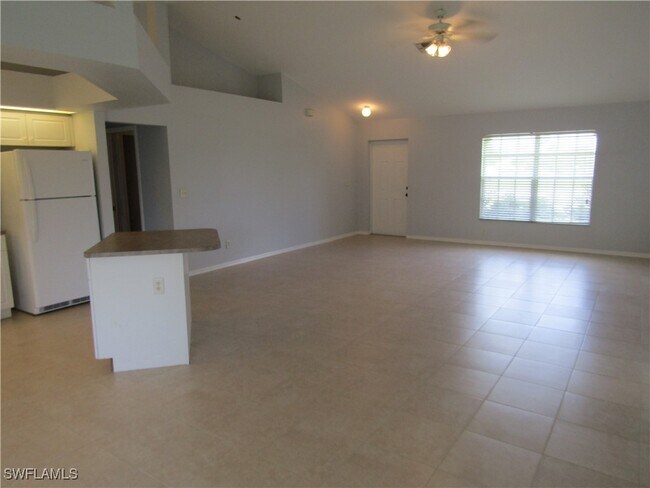 Building Photo - 1529 SW 15th Pl
