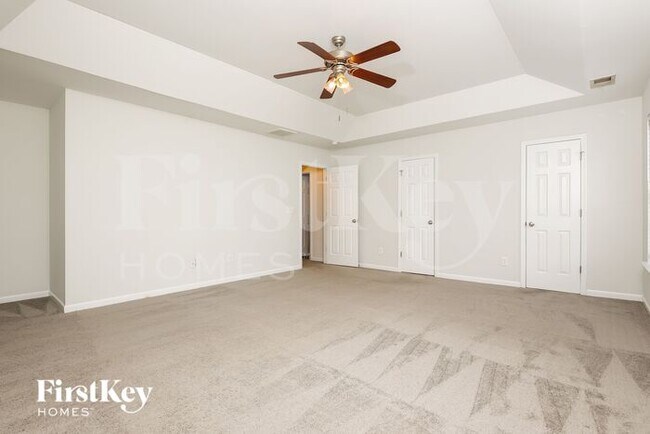 Building Photo - 3357 Middlesboro Ave