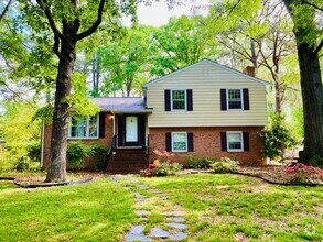 Building Photo - Beautiful and Spacious 4bdrm/2.5bth Tri-Le...