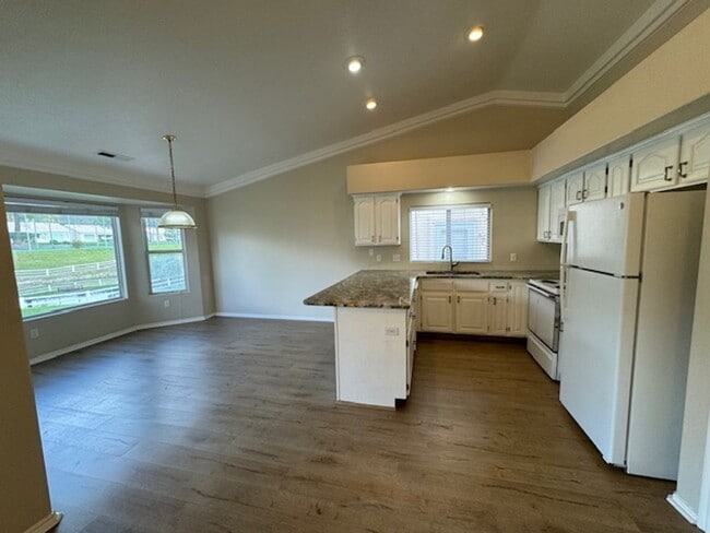 Building Photo - 55+ Community Home
