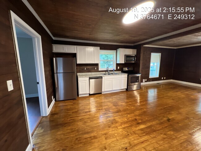 Building Photo - 186 Georgia Ave