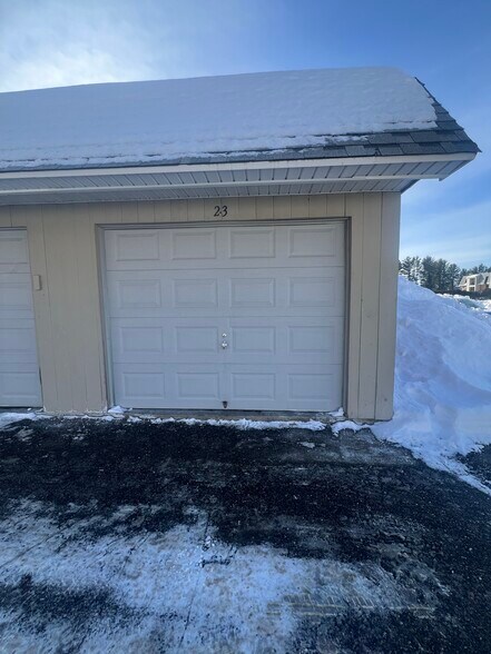 Building Photo - 3 Knights Bridge Dr