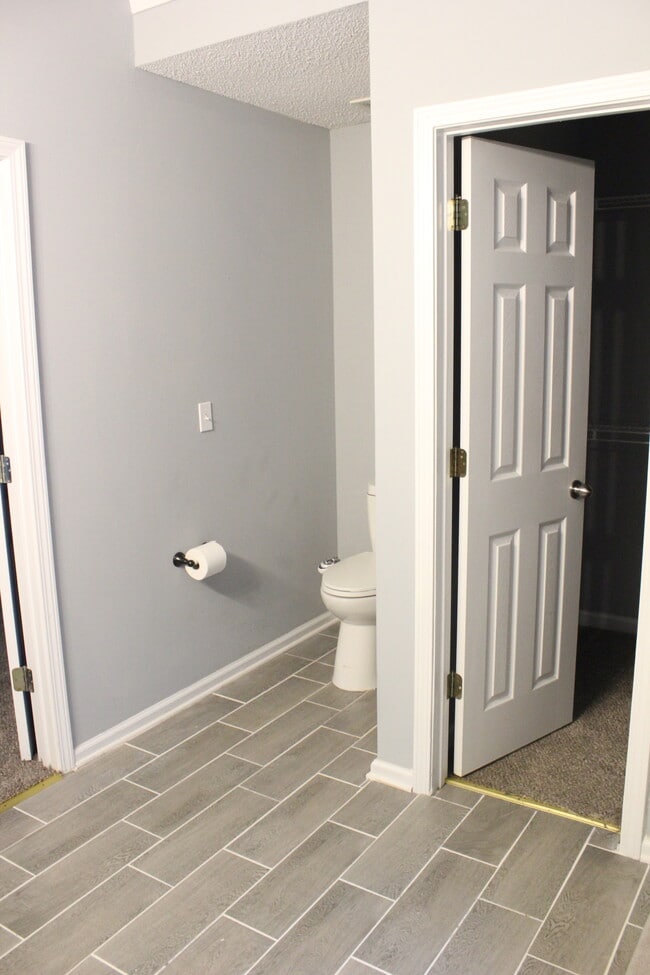 Building Photo - 2266 Charleston Pointe SE