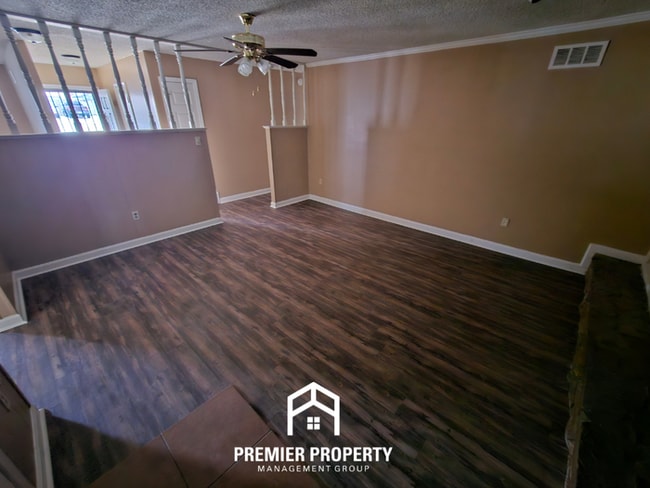 Building Photo - 6386 Midsummer Way