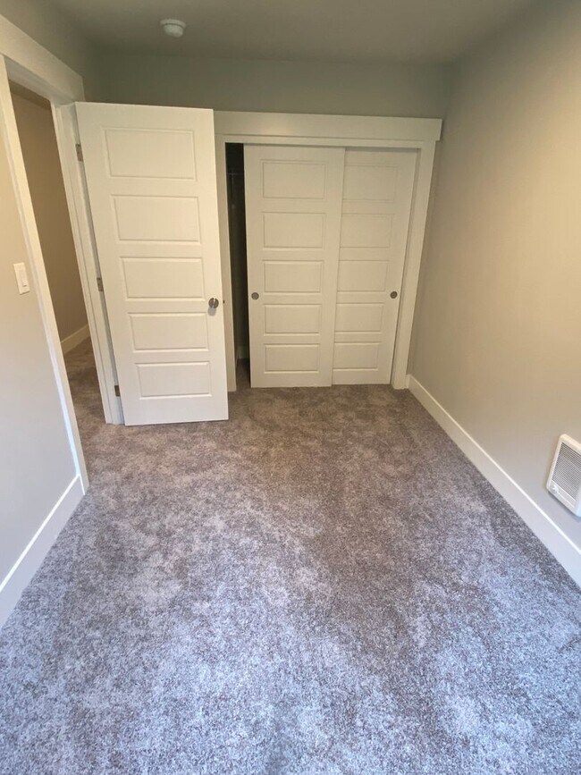 Building Photo - 4 Bedroom, 2.5 Bath 2 Car Garage, Brand Ne...