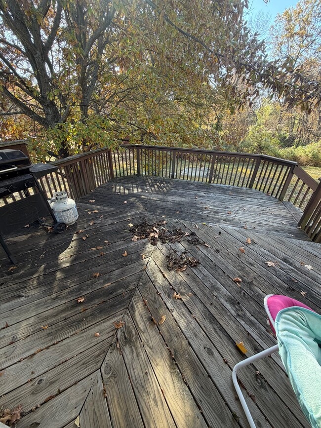 Building Photo - 618 Christopher St