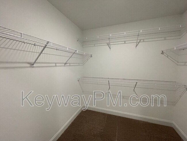 Building Photo - 3099 Venetian Dr