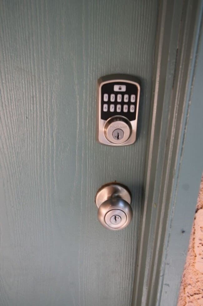 Building Photo - Townhome COMING AVAILABLE SOON!!!! Cute 2bd/2ba