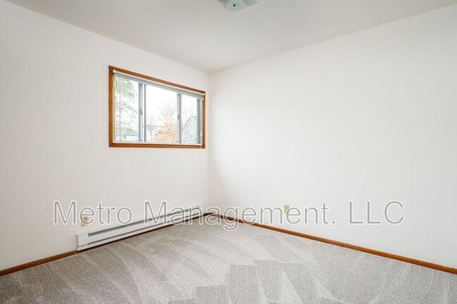 Building Photo - 8307 N Fowler Ave