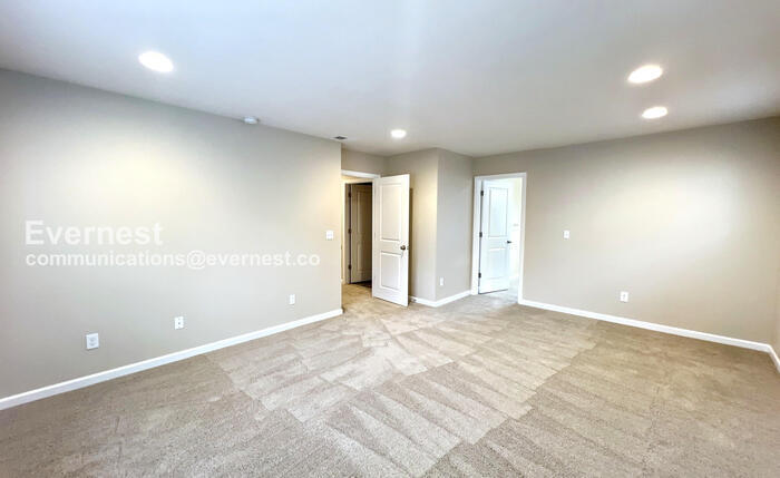 Building Photo - 17340 SE Elias Ct