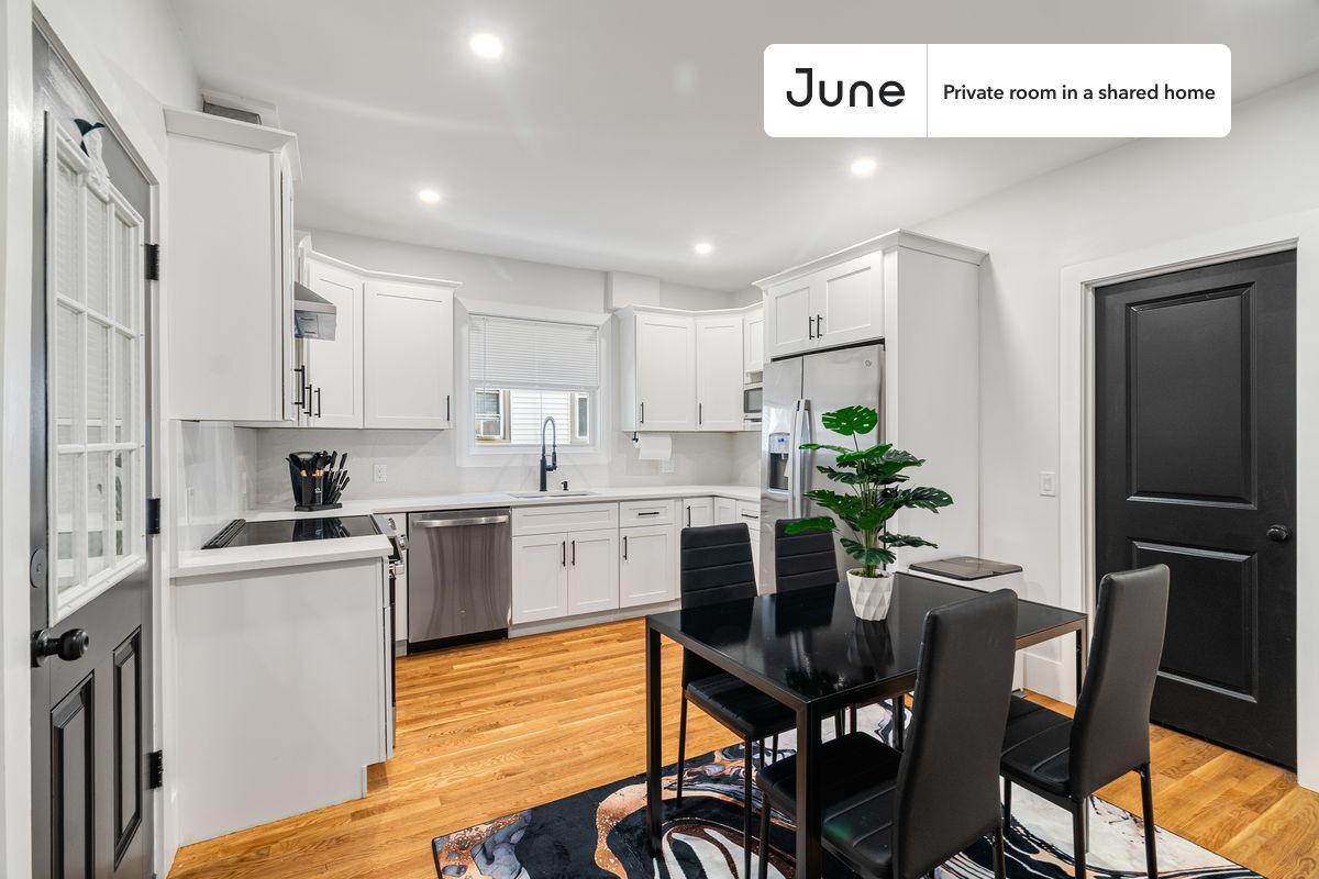Building Photo - Room in Shared 5 bed/2 bath home in Roxbury