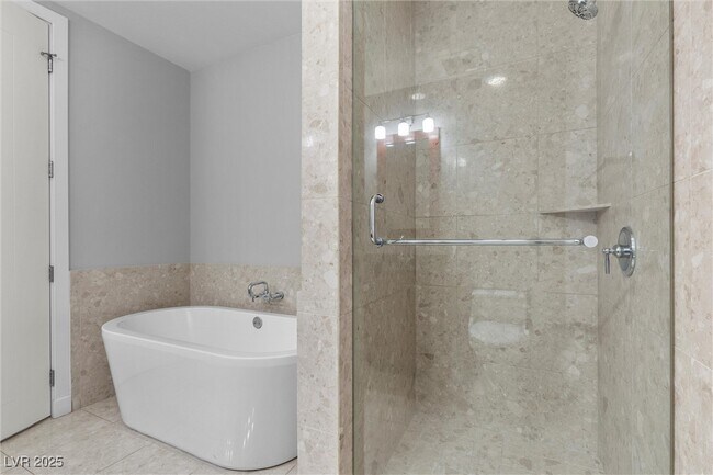 Building Photo - 4525 Dean Martin Dr