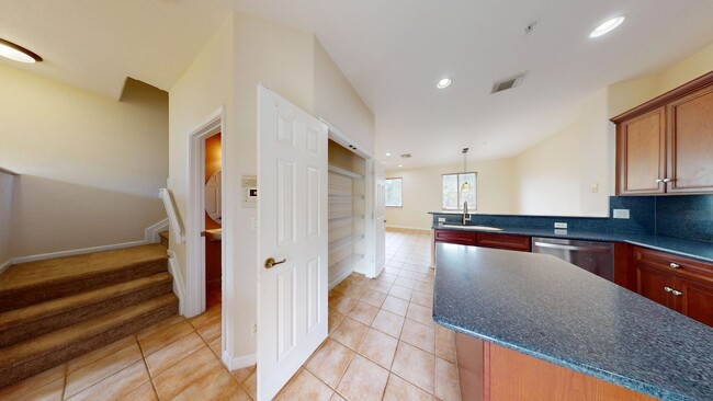 Building Photo - Modern Style Tri-Level Townhome 2BR/ 2.5BA...
