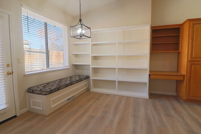 Building Photo - 8701 White Fir St