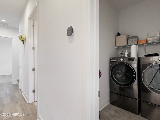 Building Photo - 121 Newfield Wy.