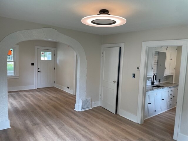 Building Photo - 815 South Ave