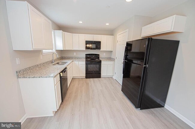 Building Photo - 243 Morgans Ct