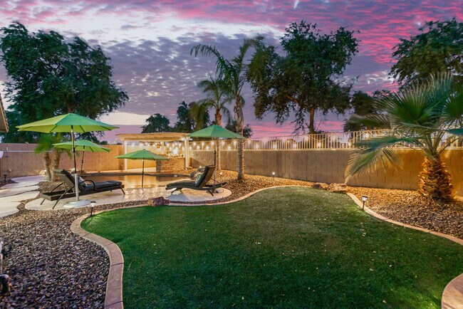 Building Photo - 214 N 165th Dr