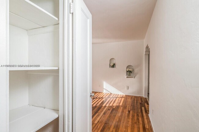 Building Photo - 23 Phoenetia Ave