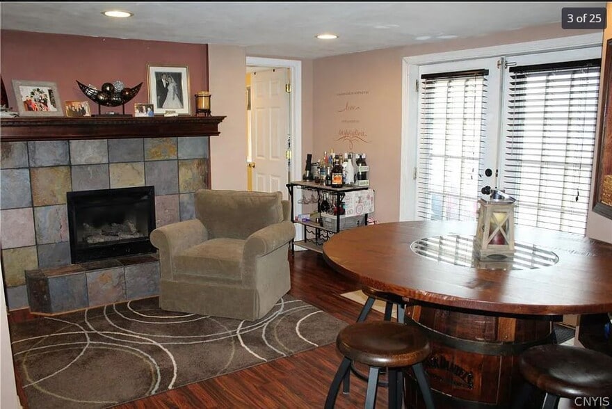 Building Photo - 8225 Lucchesi Dr