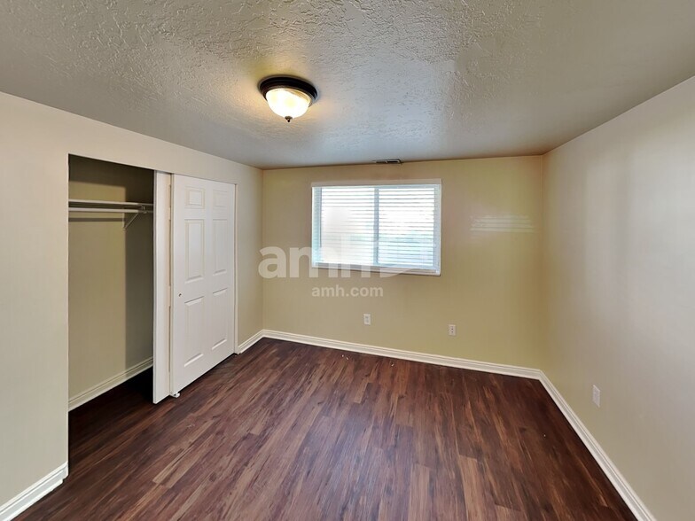 Building Photo - 1283 N 2525 W