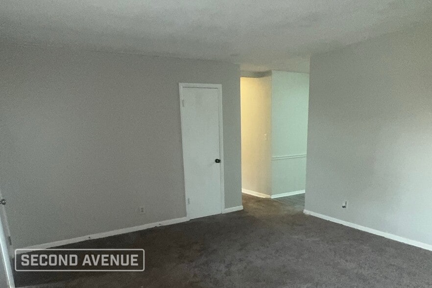 Building Photo - 510 Denise Dr SW