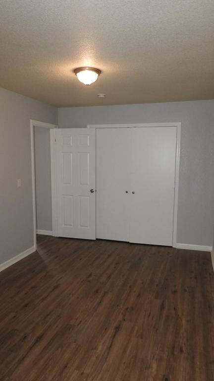 Building Photo - 620 N Hocker Ave