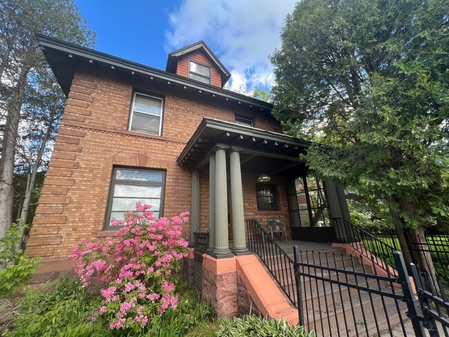 Primary Photo - AVAILABLE AUGUST - Studio Unit on Superior...