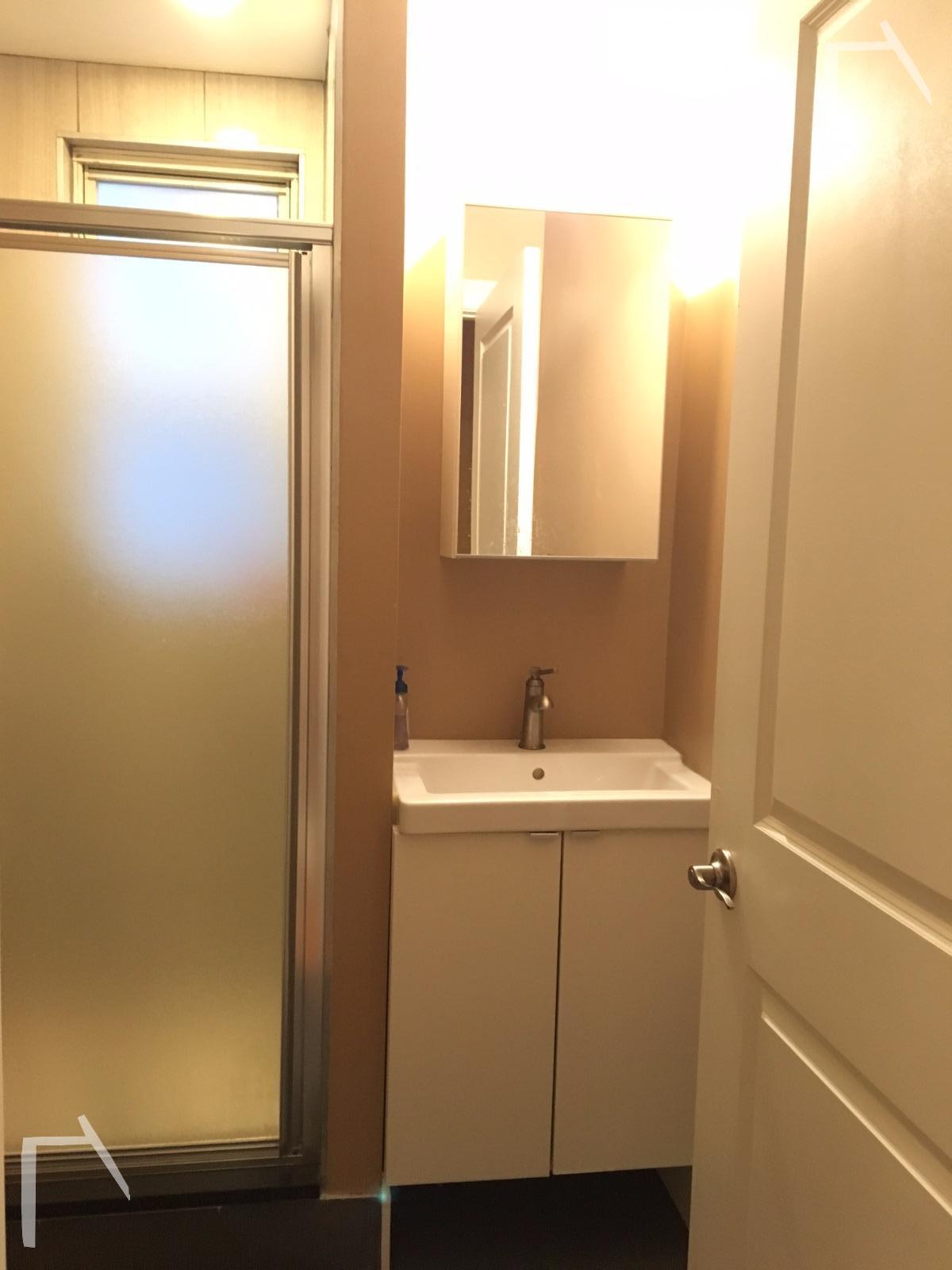 Building Photo - 8 Saint Lukes Rd