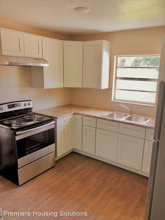 Building Photo - 2 br, 1 bath House - 301 Union Street