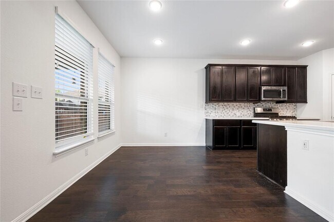 Building Photo - 5146 Veranda Ter